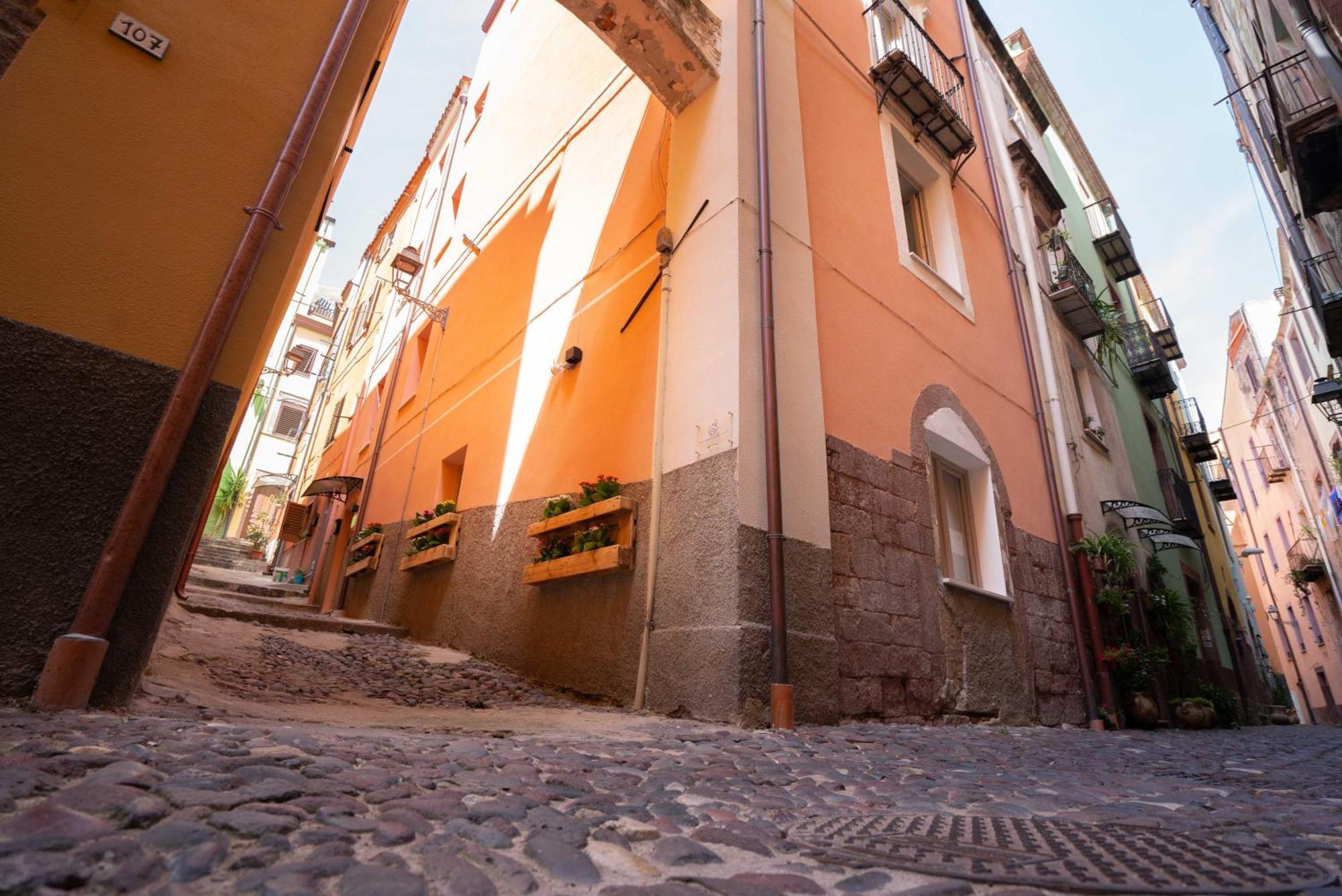 Casa Mirto Hotell Bosa Exteriör bild